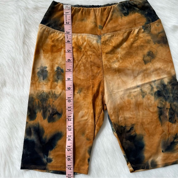 Tie Dye Shorts - Picture 7 of 7